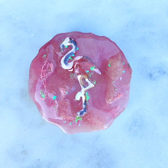 Handmade Flamingo Resin Phone Grip - Picture 2 of 4